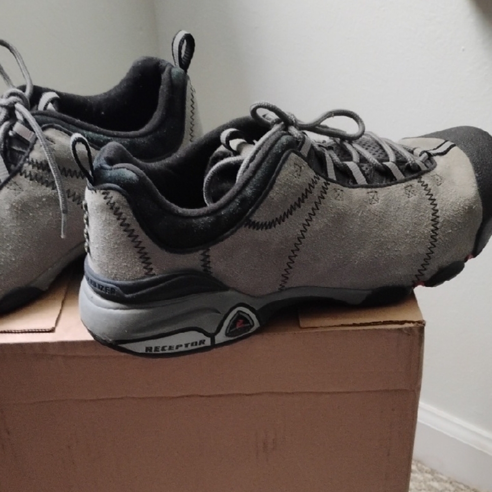 ECCO Men's Gray Hiking Shoes